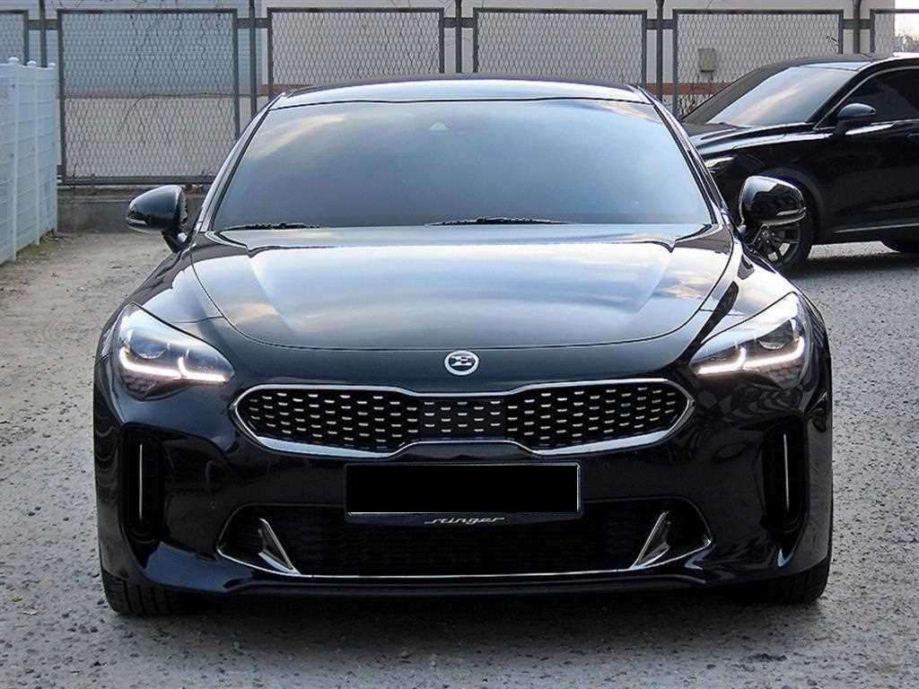 Kia Stinger — photo 01