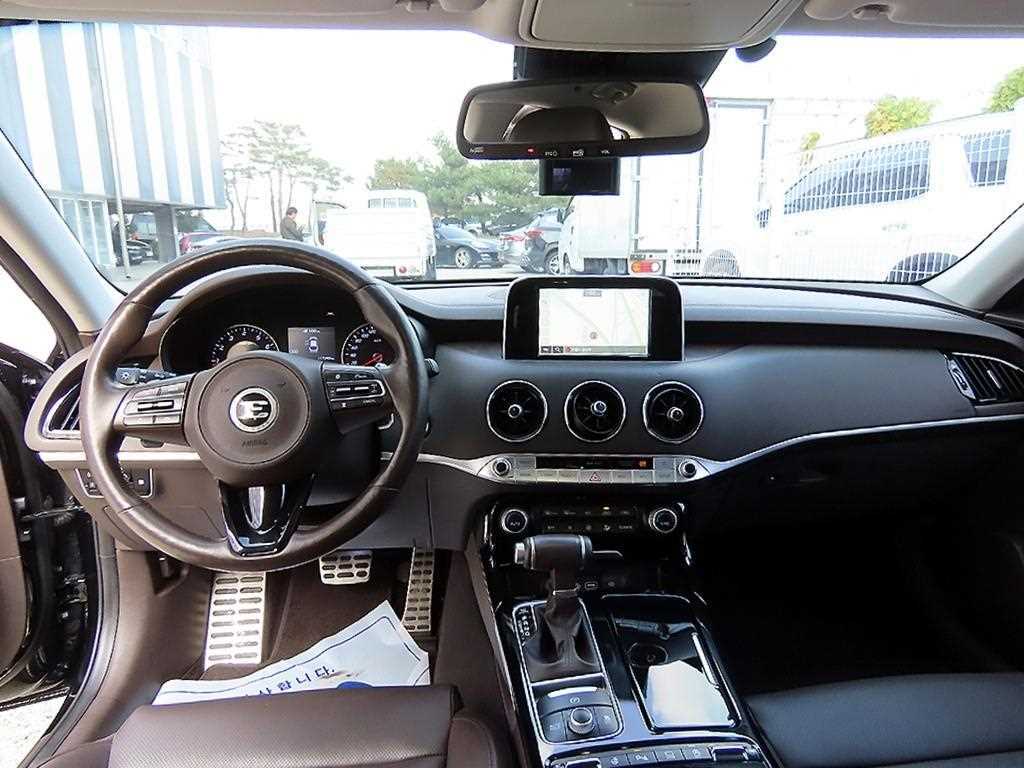 Kia Stinger — photo 07