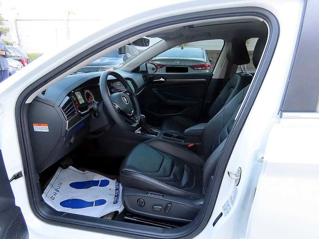 Volkswagen Jetta — photo 05