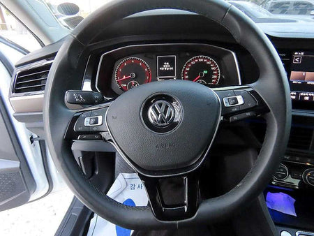 Volkswagen Jetta — photo 08