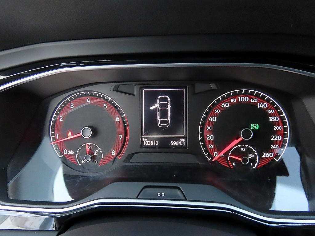 Volkswagen Jetta — photo 09