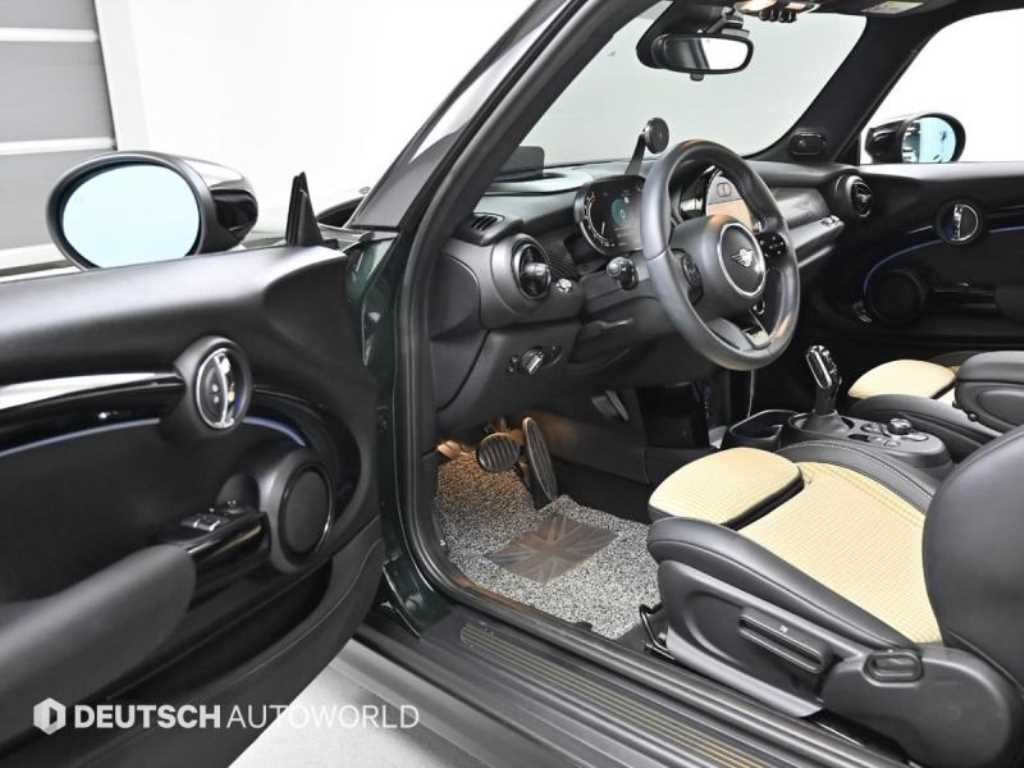Mini Cooper — photo 11