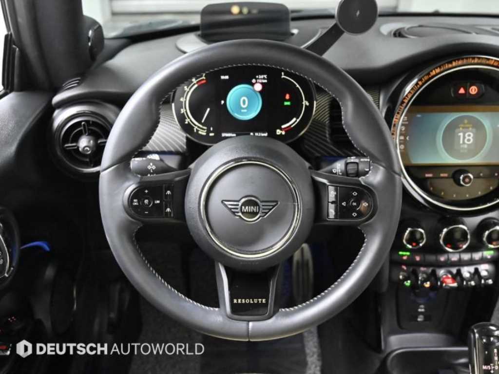 Mini Cooper — photo 13