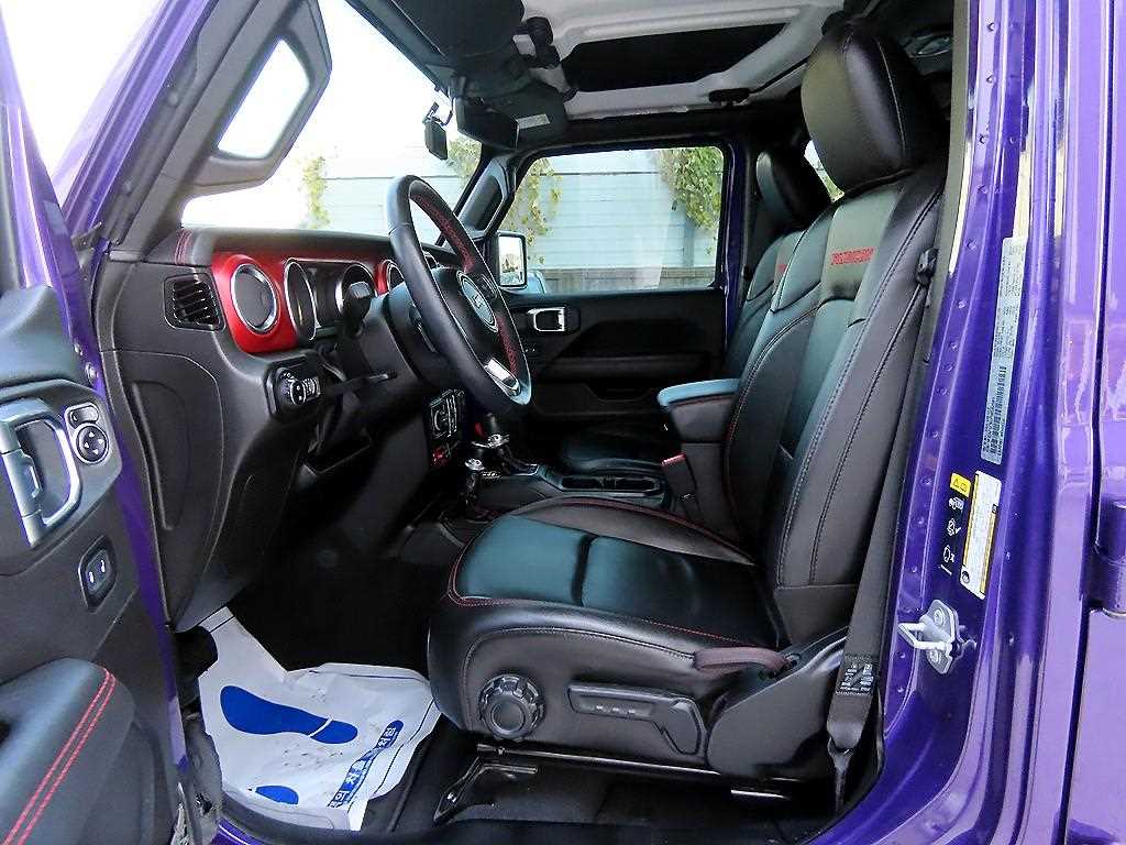 Jeep Wrangler — photo 05