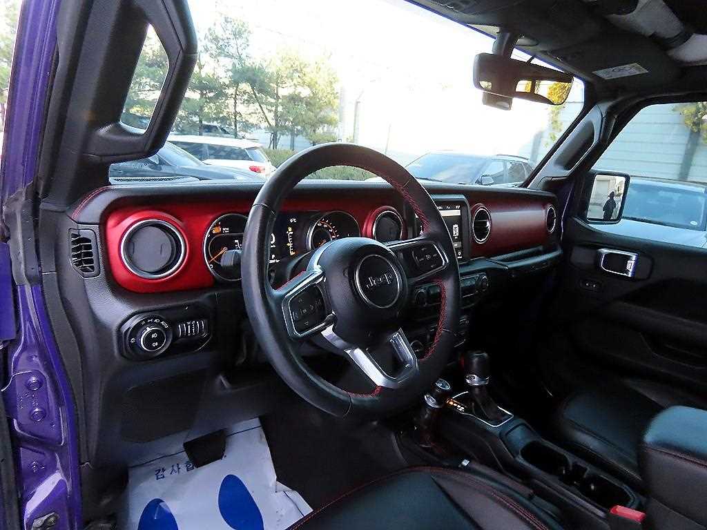 Jeep Wrangler — photo 07