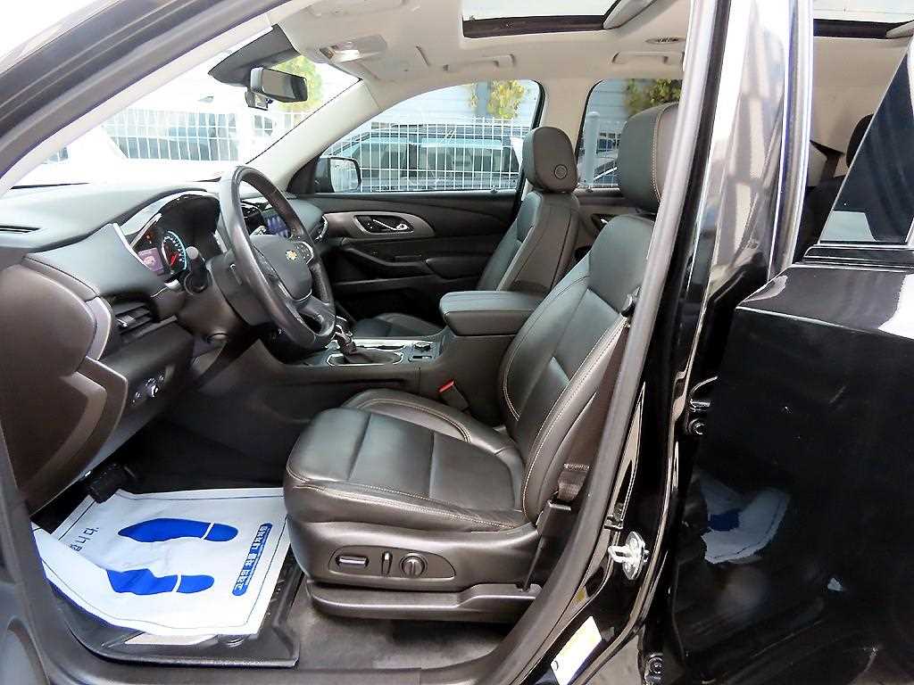CHEVROLET Traverse — photo 05