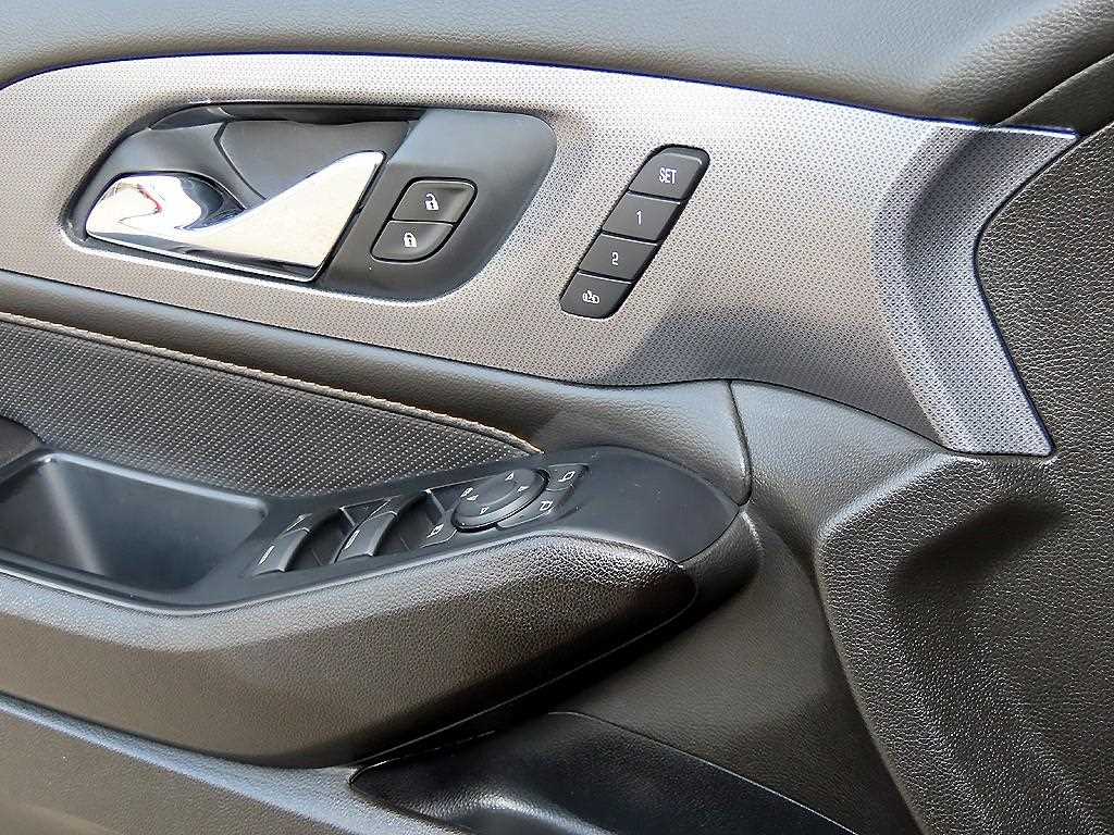 CHEVROLET Traverse — photo 11
