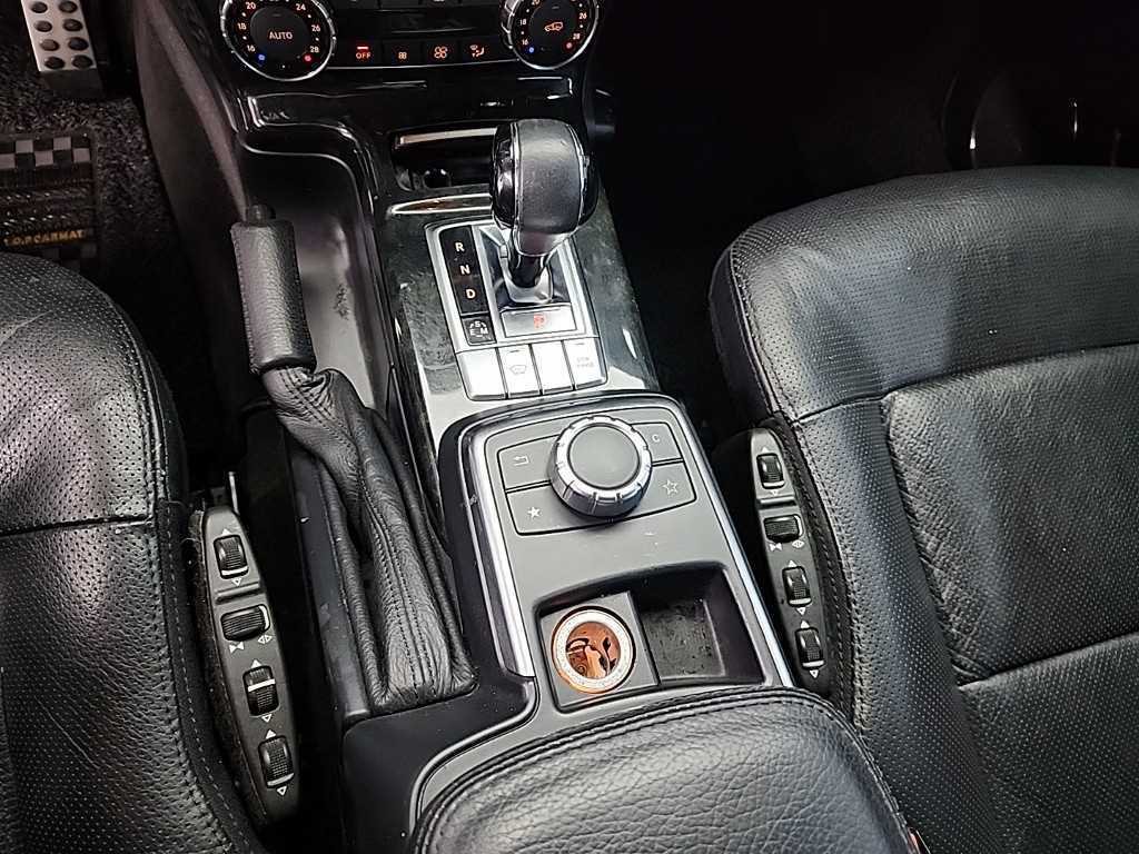 Mercedes-Benz G-Class — photo 08