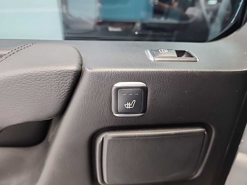 Mercedes-Benz G-Class — photo 13