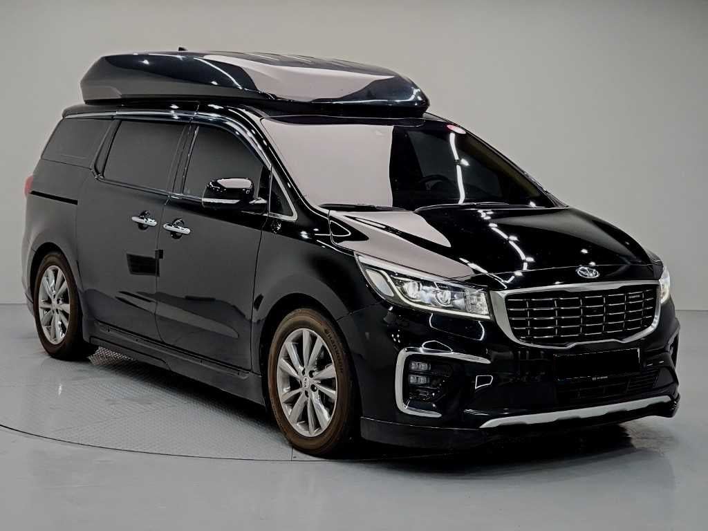 Kia Carnival — photo 01