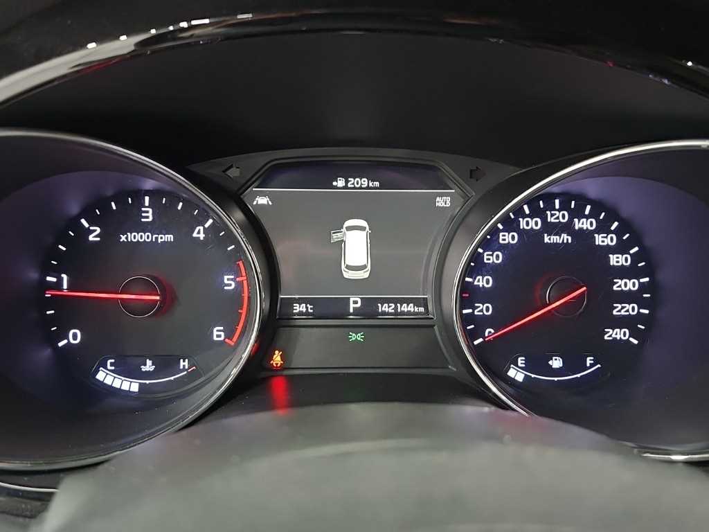 Kia Carnival — photo 05