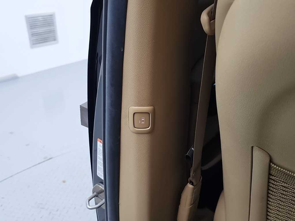 Kia Carnival — photo 14