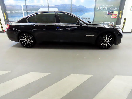 BMW 7-Series — photo 03