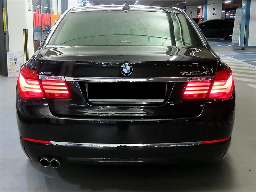 BMW 7-Series — photo 05