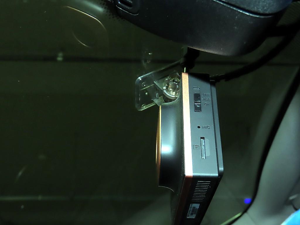 BMW 7-Series — photo 13