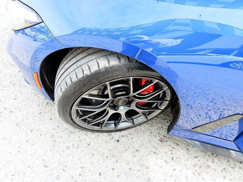 BMW 3-Series — photo 20