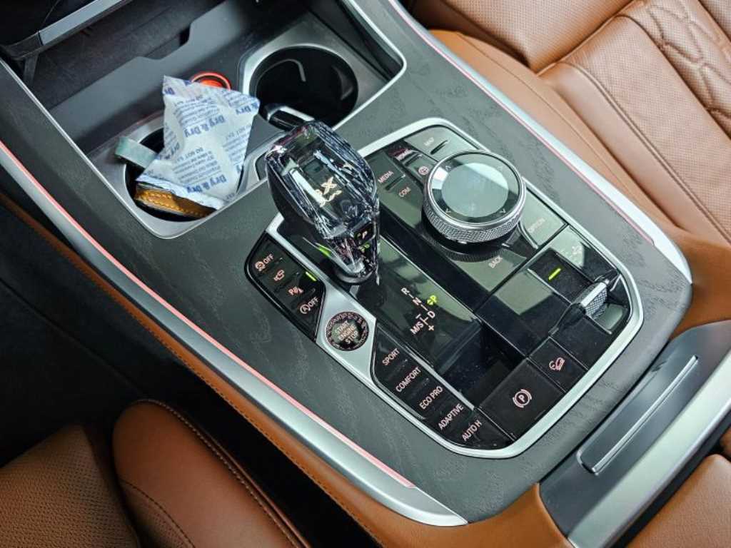 BMW X7 — photo 09