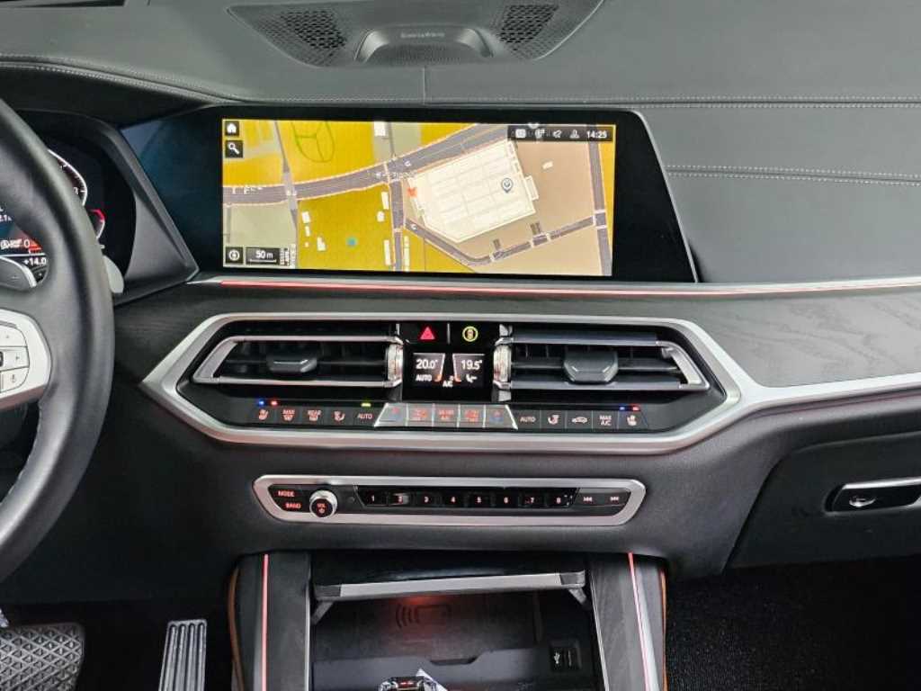 BMW X7 — photo 14