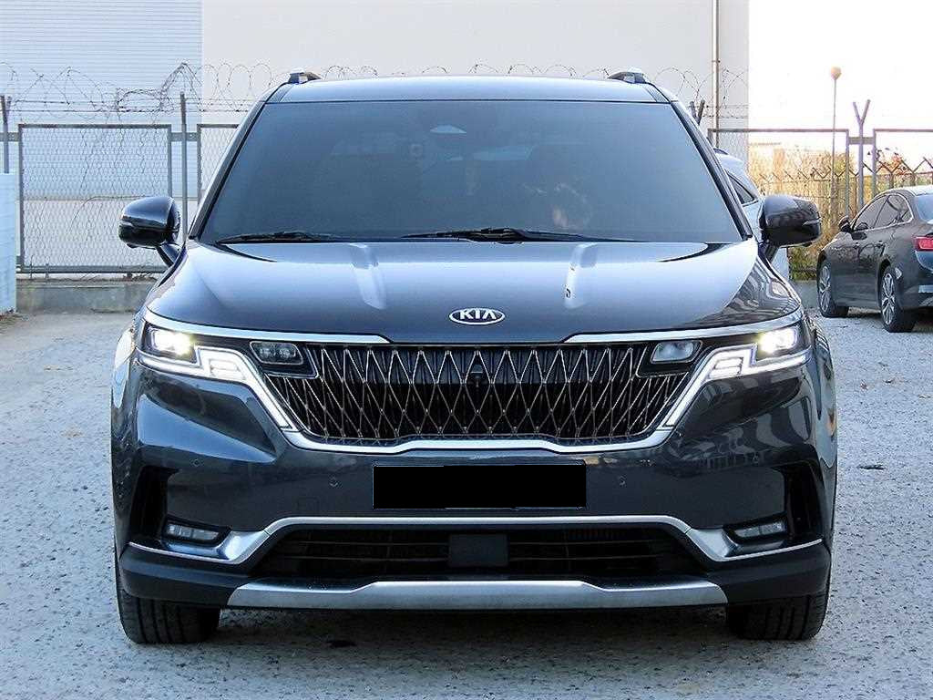 Kia Carnival — photo 01