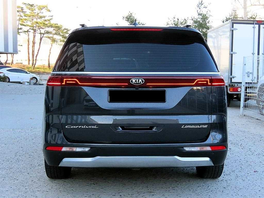 Kia Carnival — photo 04
