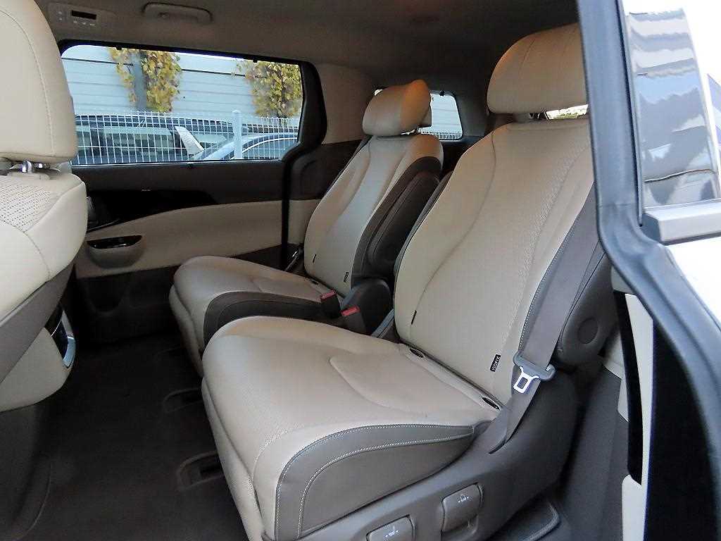 Kia Carnival — photo 06