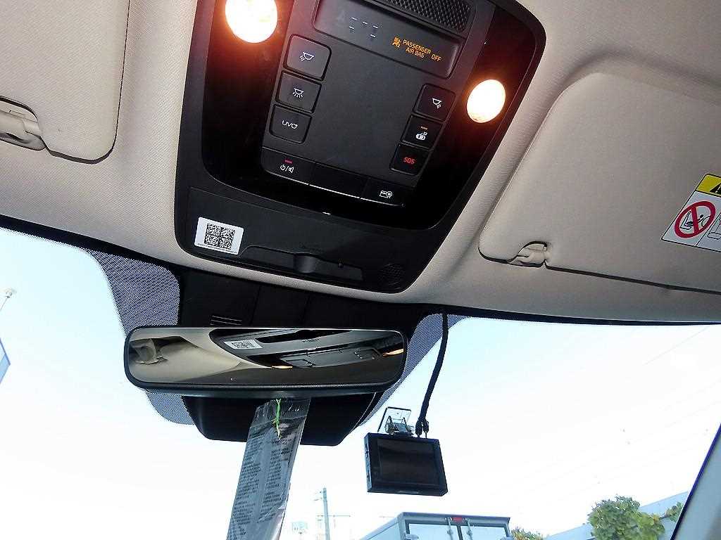 Kia Carnival — photo 13