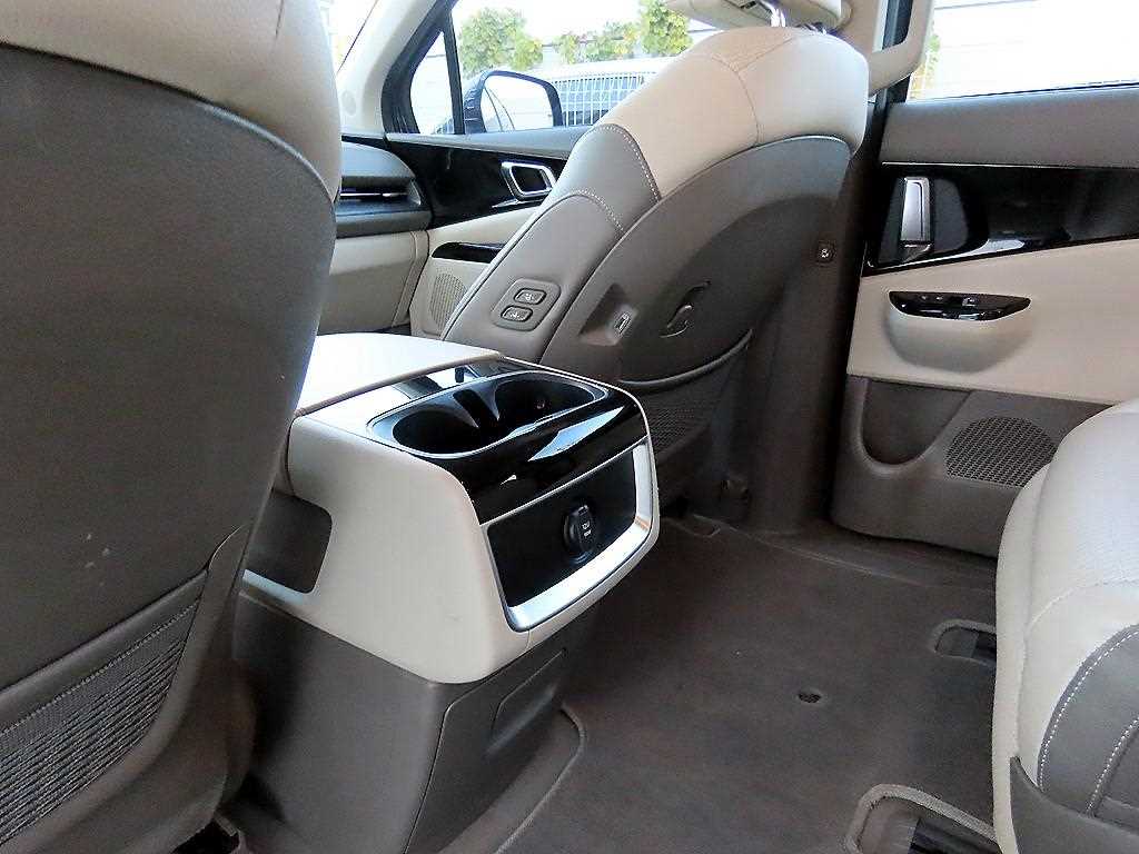 Kia Carnival — photo 15