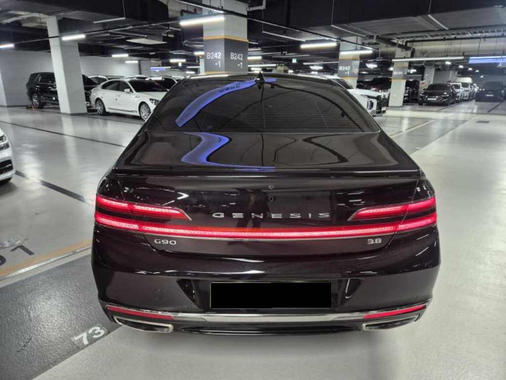 Genesis G90 — photo 05