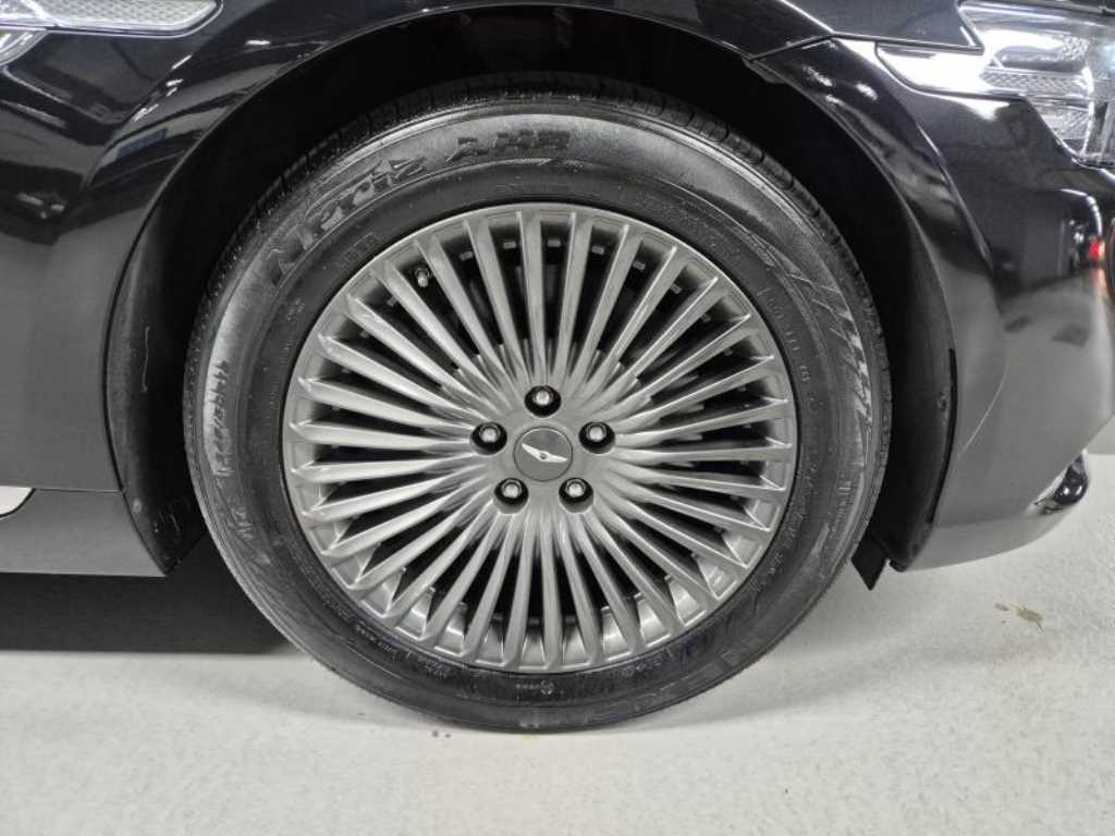 Genesis G90 — photo 06
