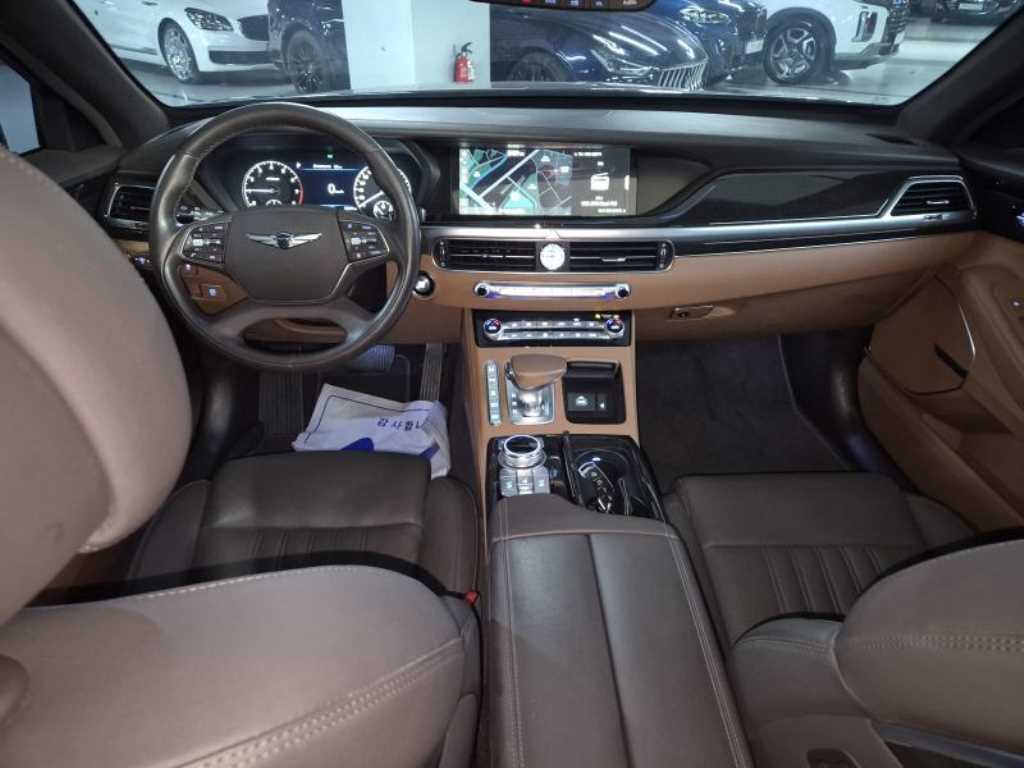 Genesis G90 — photo 09