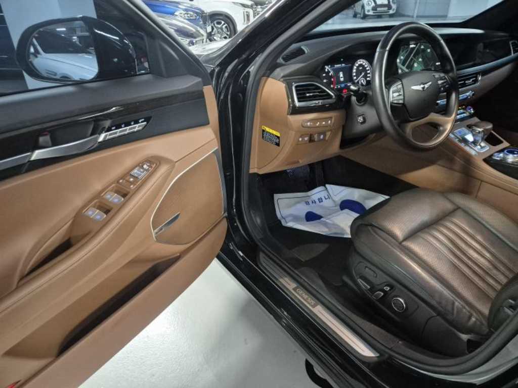 Genesis G90 — photo 11