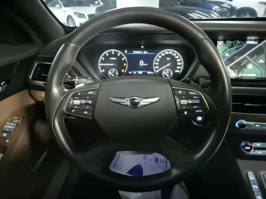 Genesis G90 — photo 14