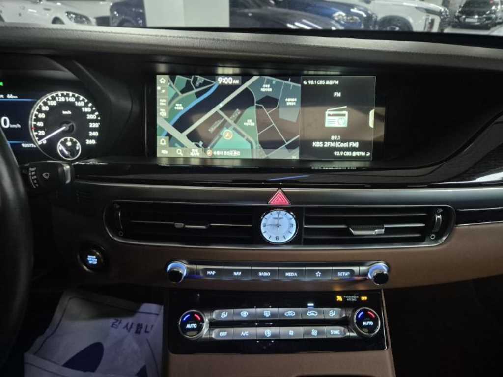 Genesis G90 — photo 15