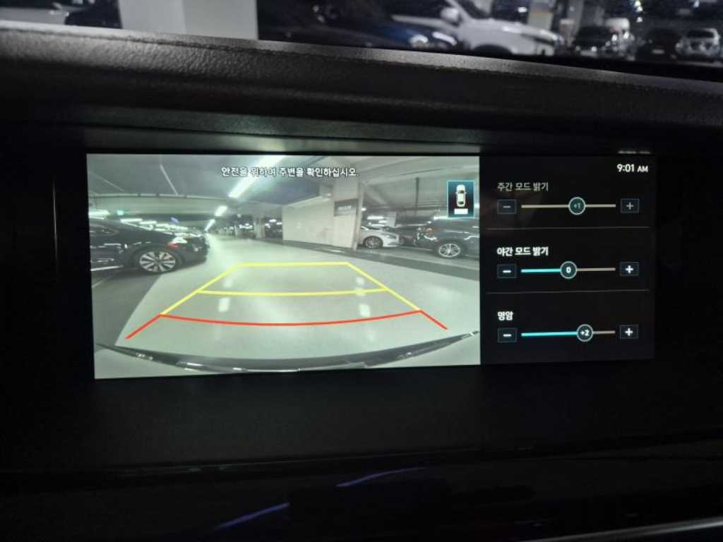 Genesis G90 — photo 16