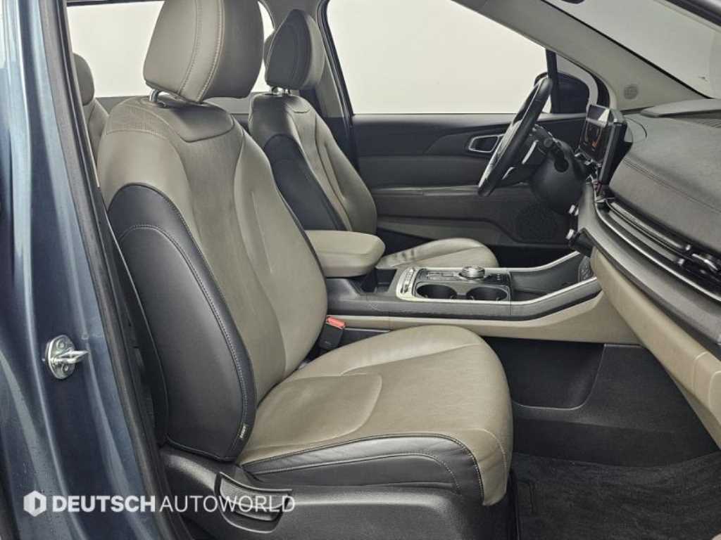 Kia Carnival — photo 10
