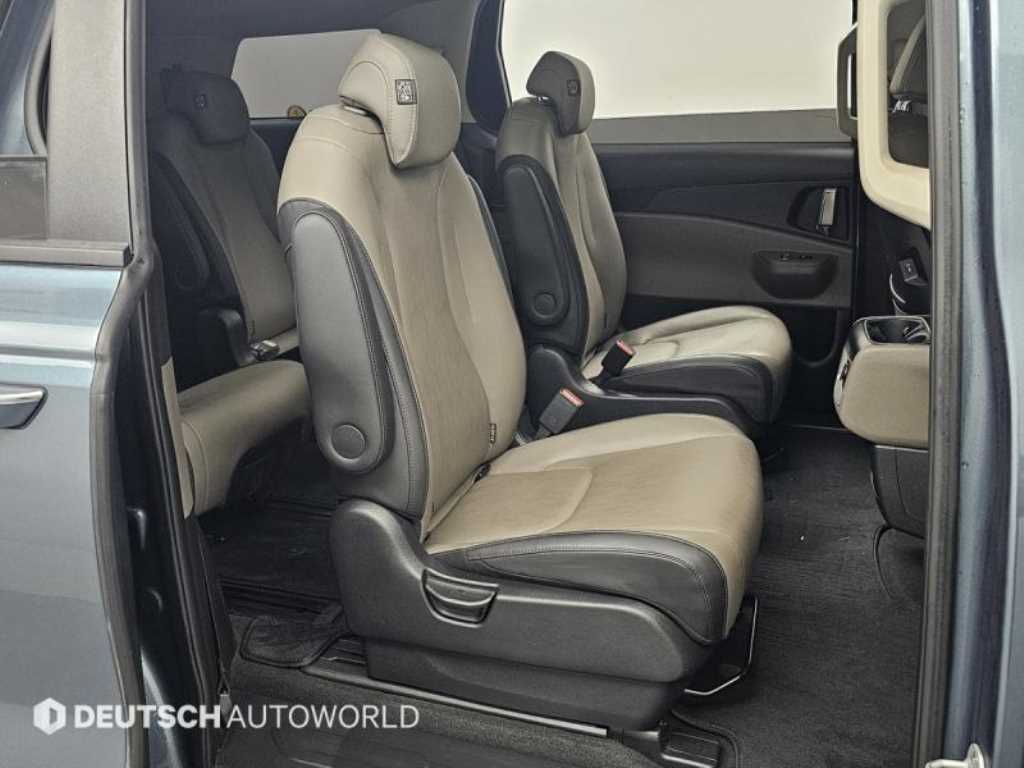 Kia Carnival — photo 12