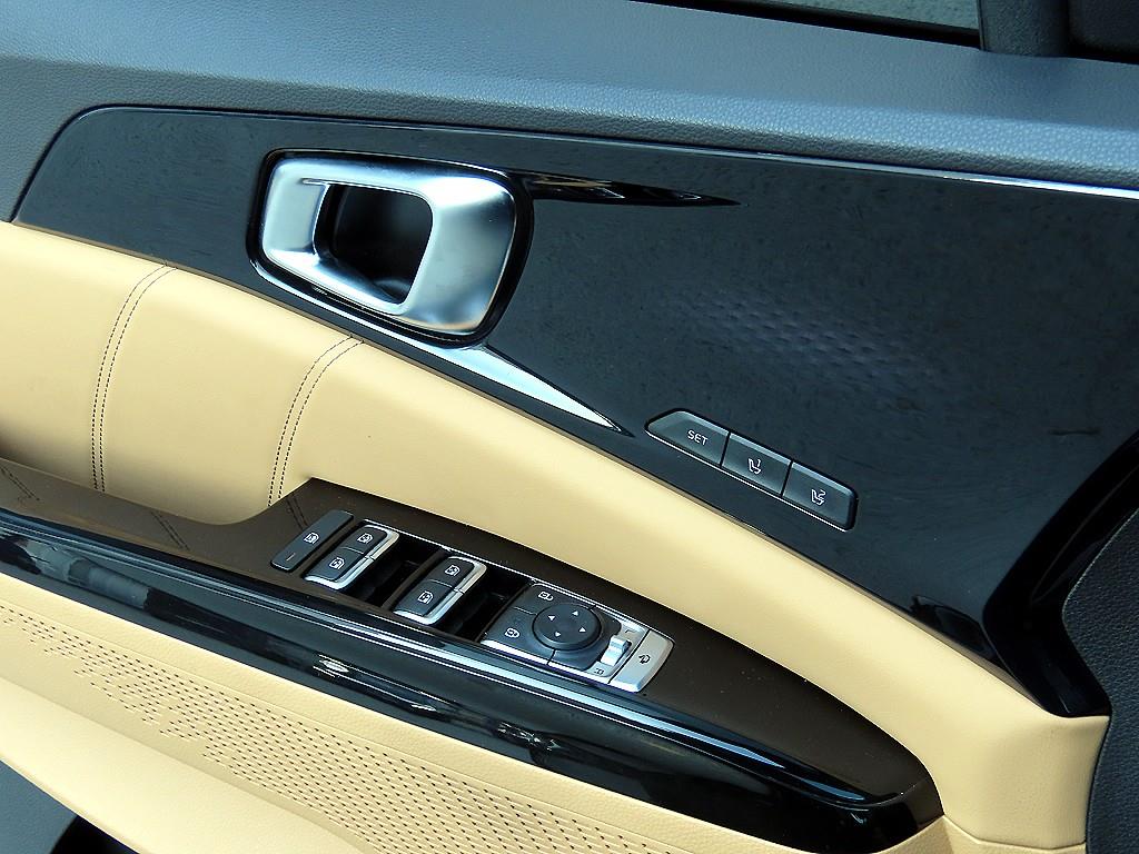 Kia Carnival — photo 11