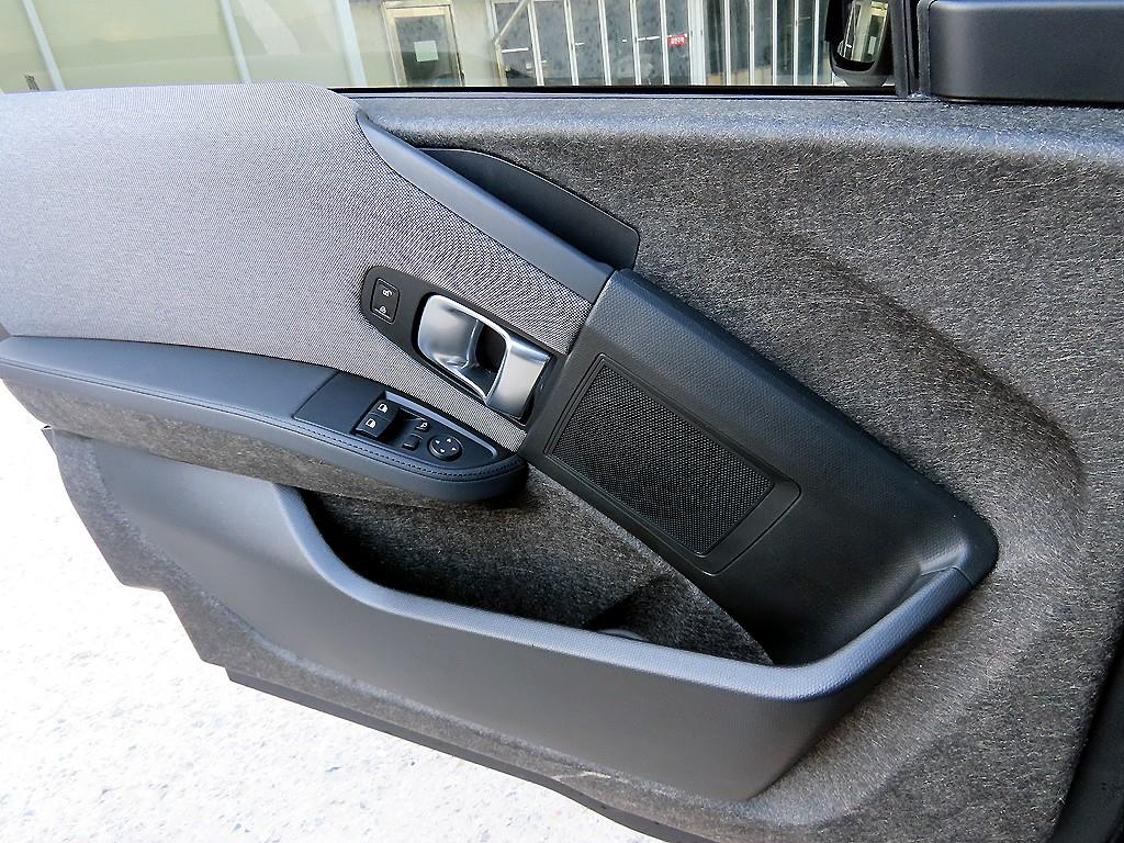 BMW i3 — photo 13