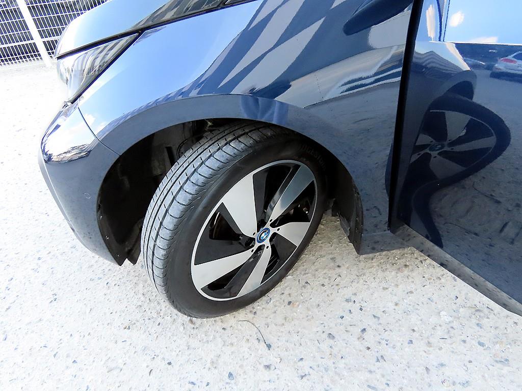 BMW i3 — photo 19