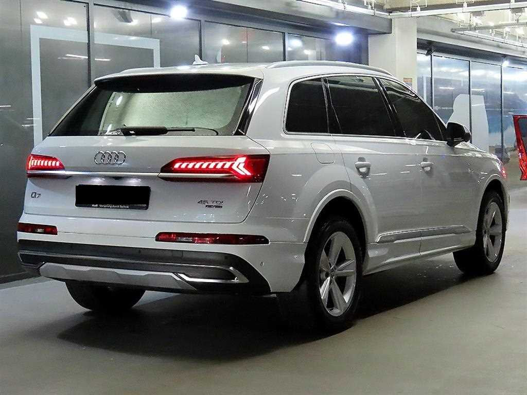 Audi Q7 — photo 04