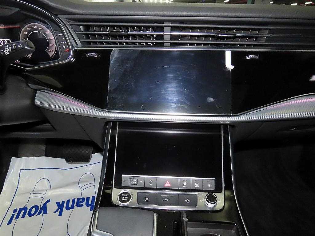 Audi Q7 — photo 11