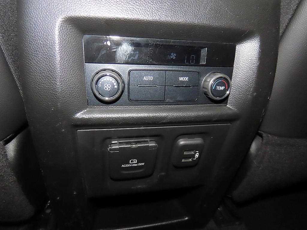 CHEVROLET Traverse — photo 16