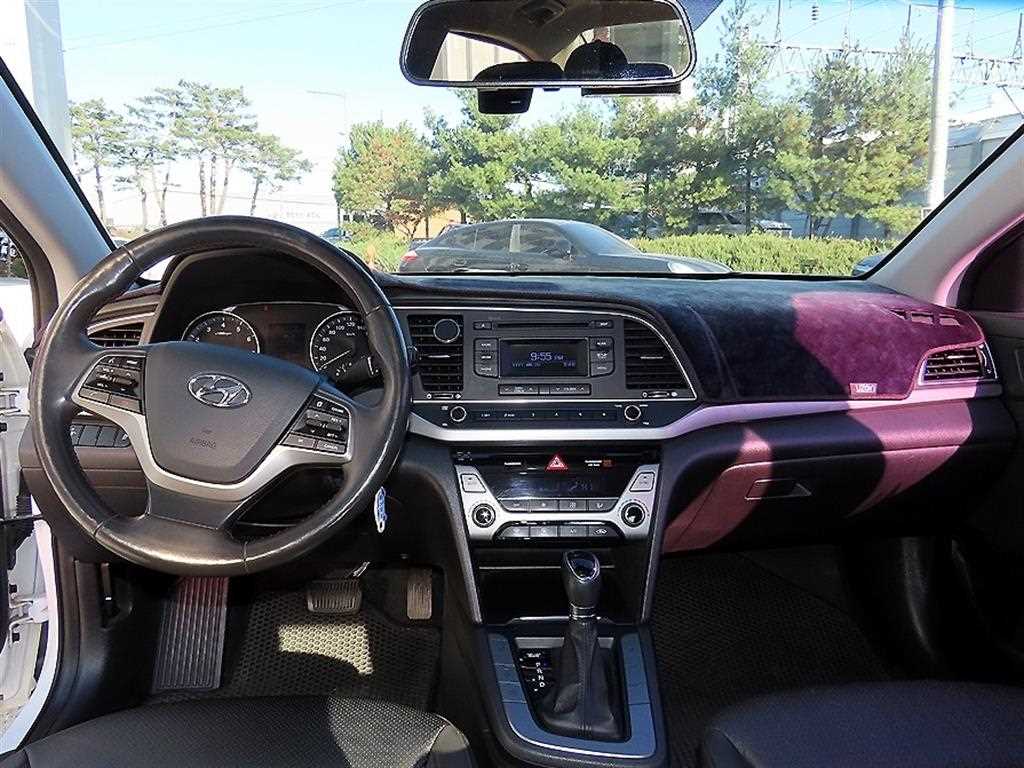 Hyundai Avante — photo 07