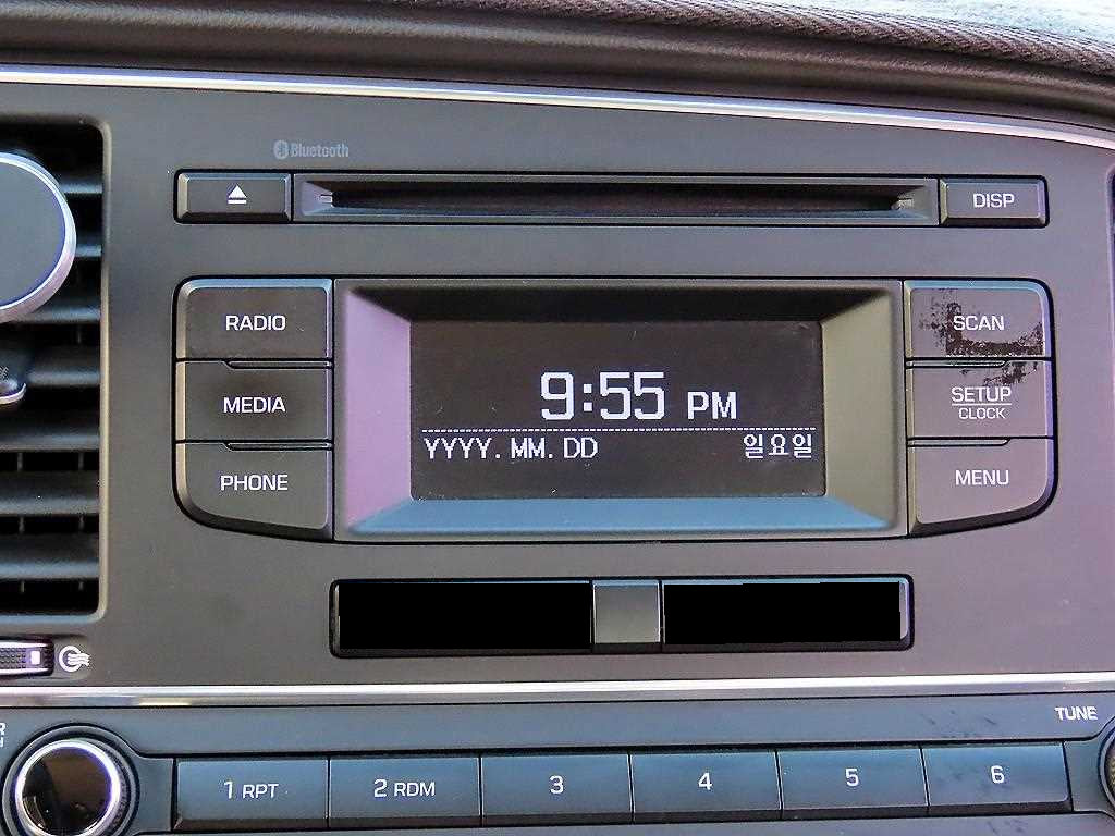 Hyundai Avante — photo 14
