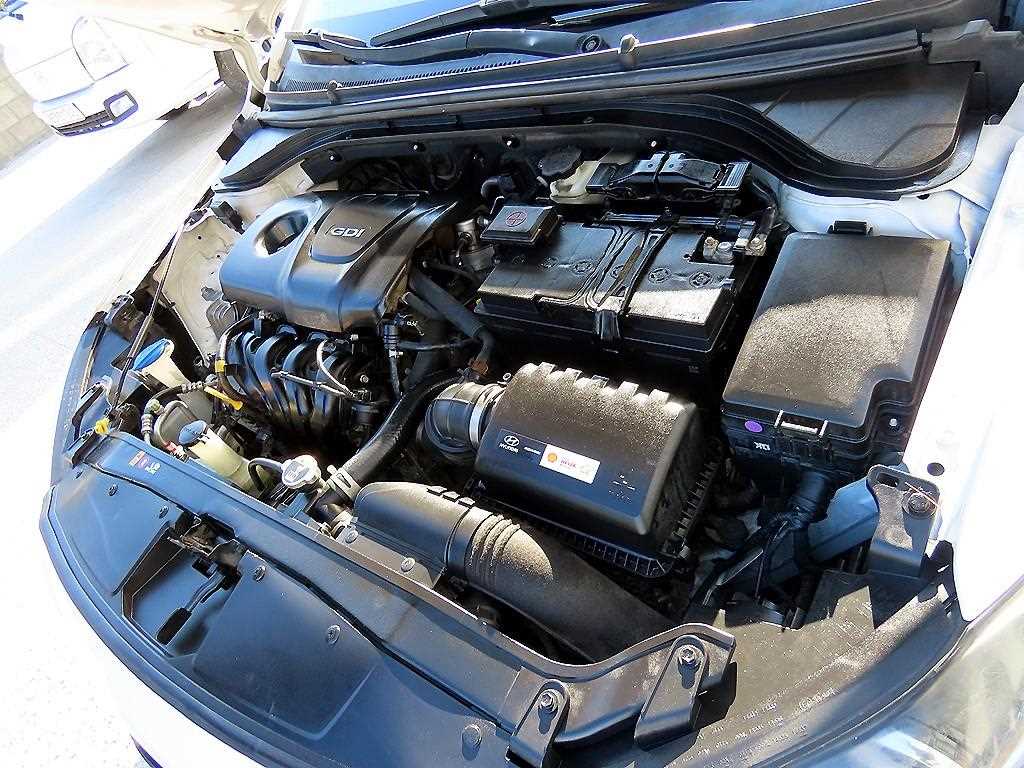 Hyundai Avante — photo 17