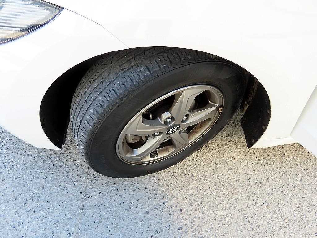 Hyundai Avante — photo 18