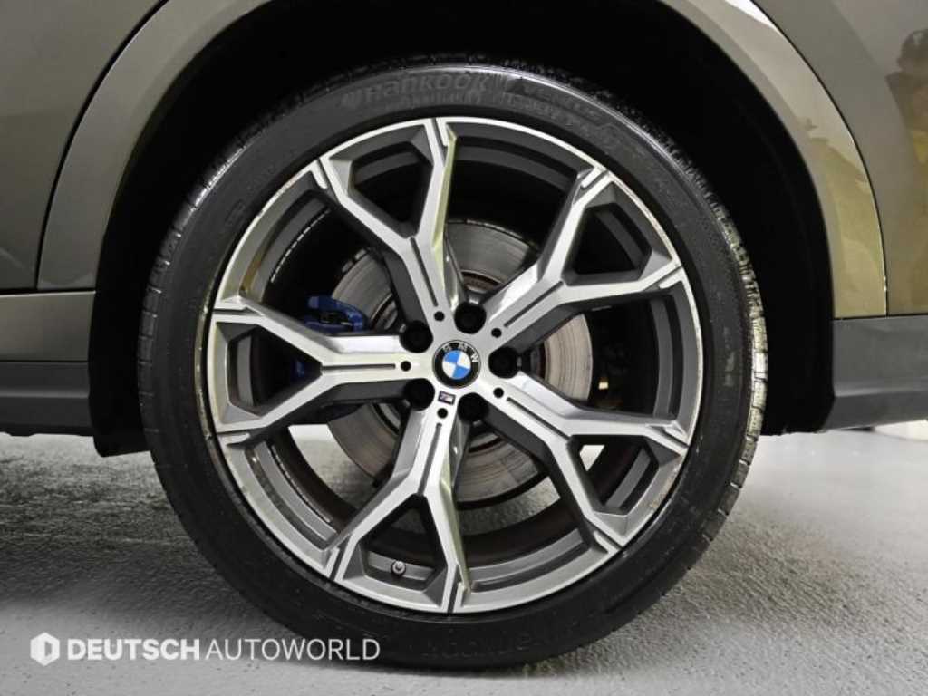 BMW X6 — photo 06