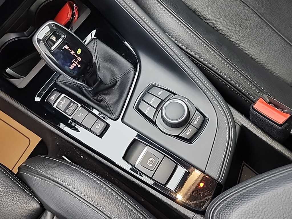 BMW X1 — photo 08