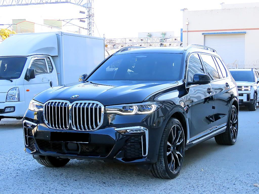 BMW X7 — photo 02