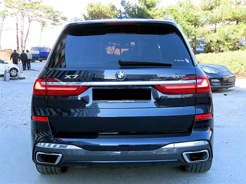 BMW X7 — photo 04